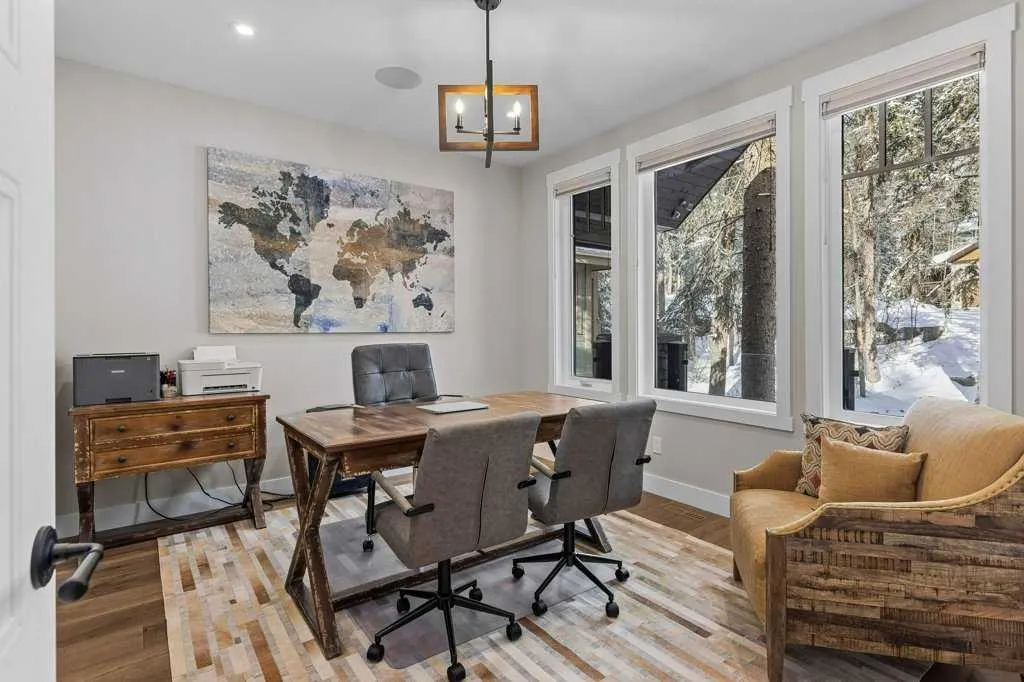 137 Silvertip Ridge