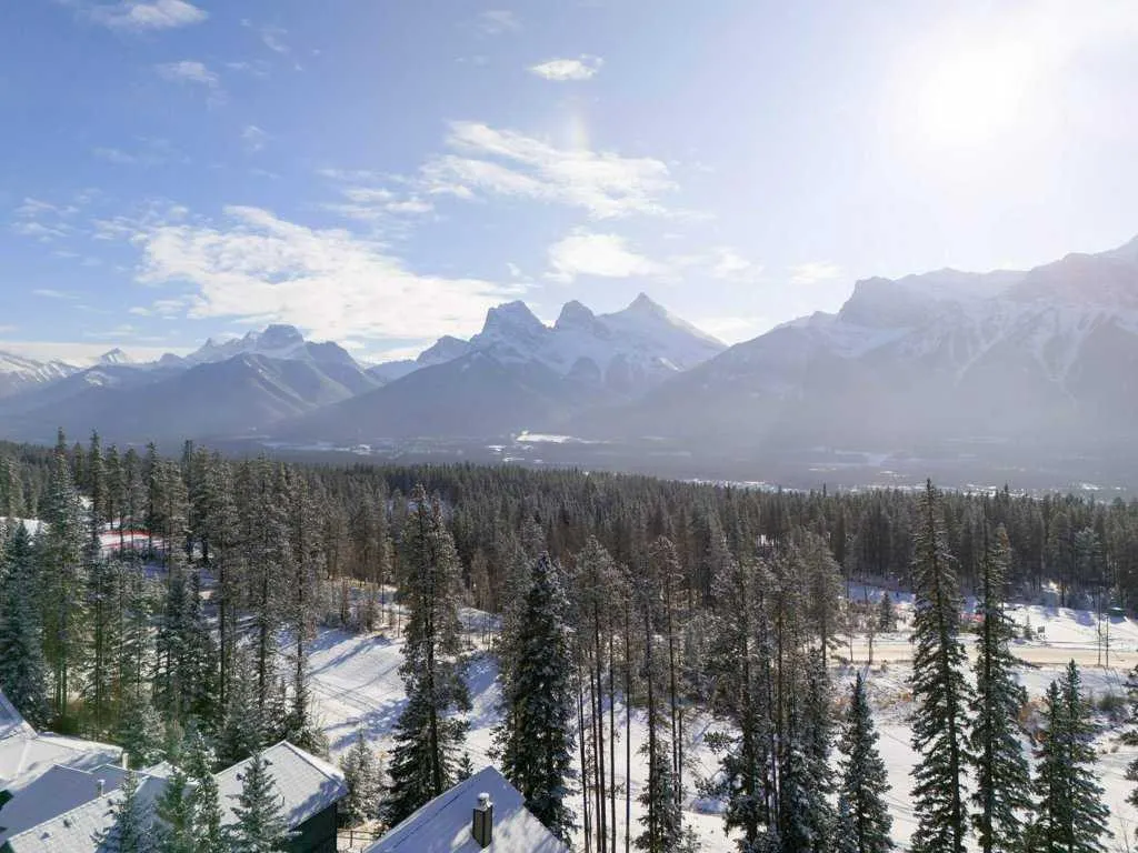 137 Silvertip Ridge