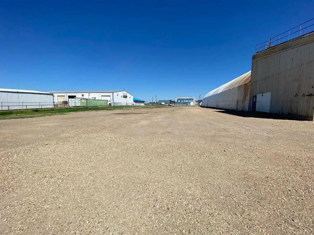 6701 & 6705 44 Avenue