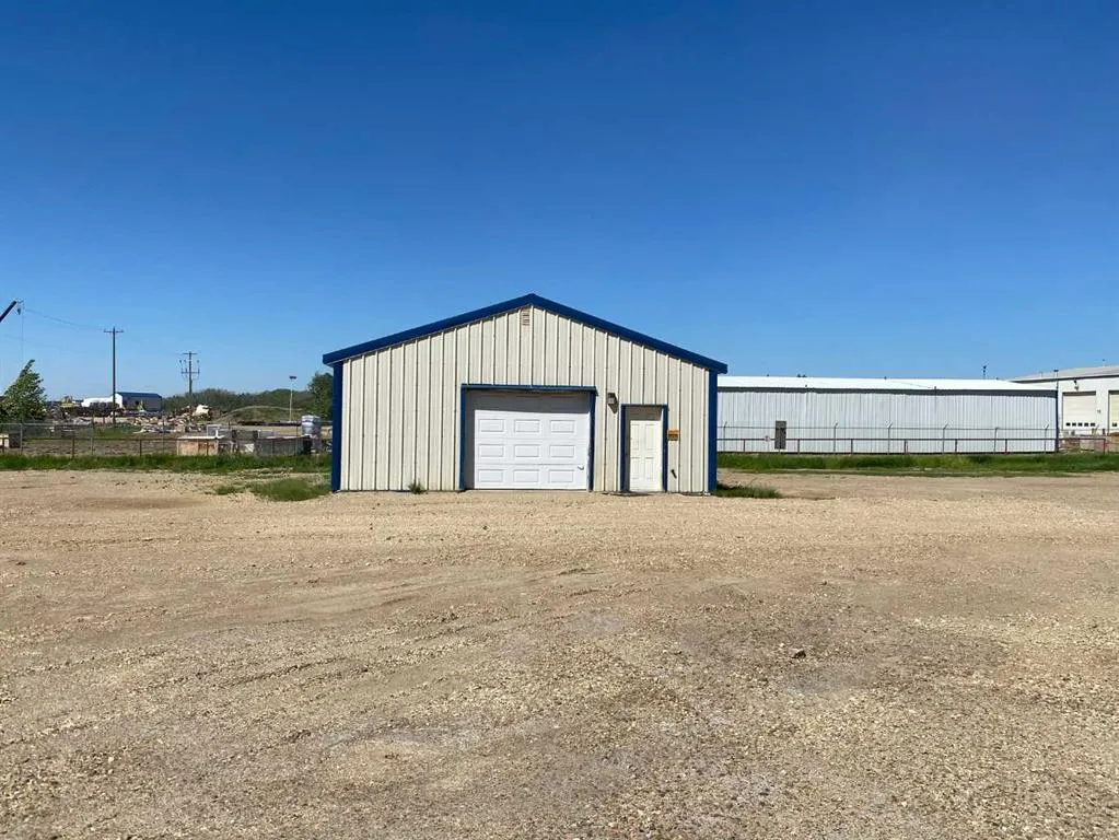 6701 & 6705 44 Avenue