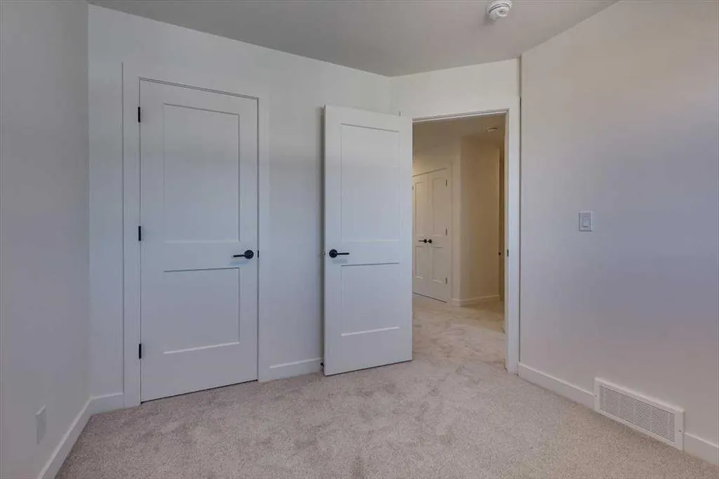 26 Inglis Crescent