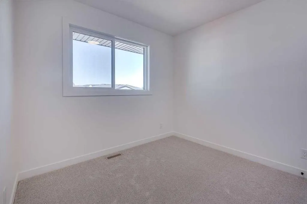 26 Inglis Crescent