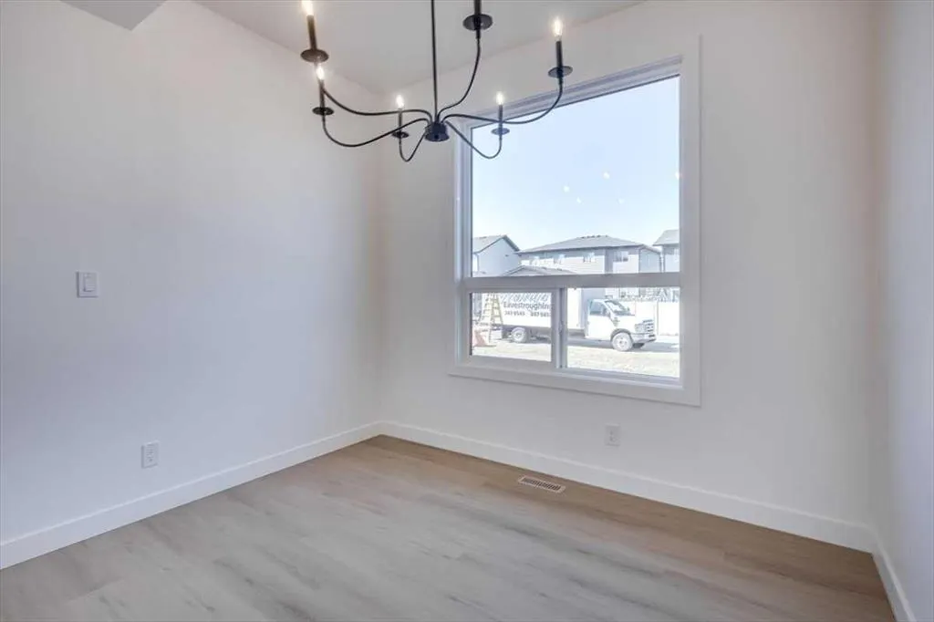 26 Inglis Crescent