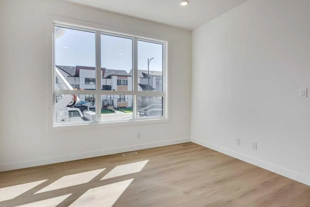 26 Inglis Crescent