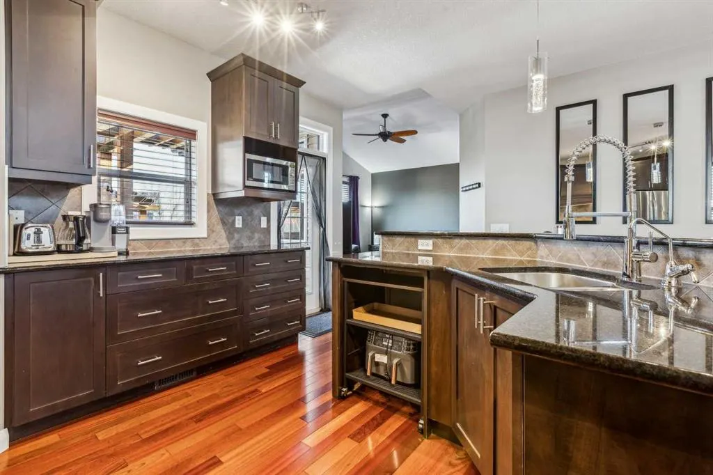 25 Westridge Way