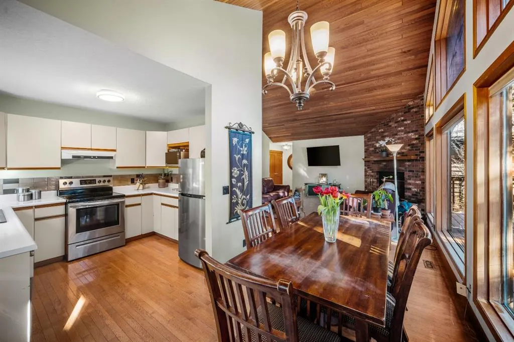 20 Pinewood Crescent