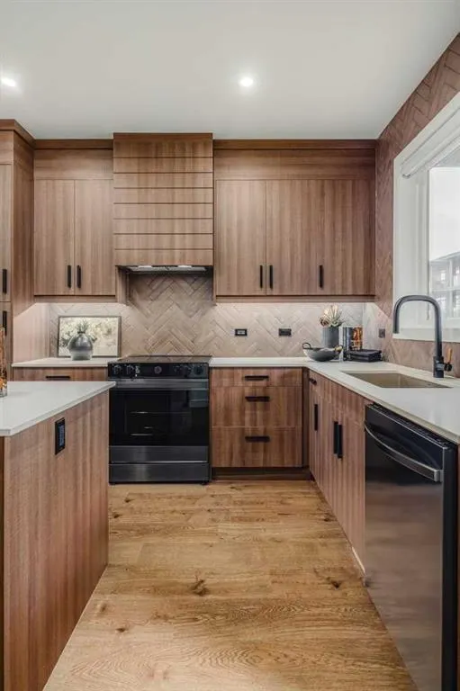 23 Lucas Way NW