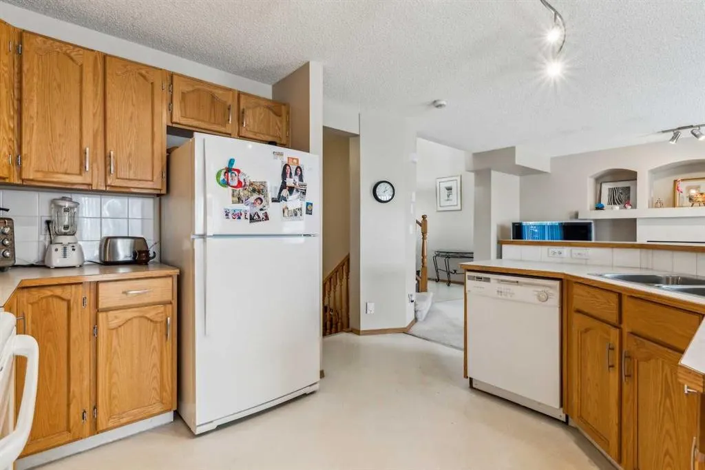 1210 Harvest Hills Drive NE