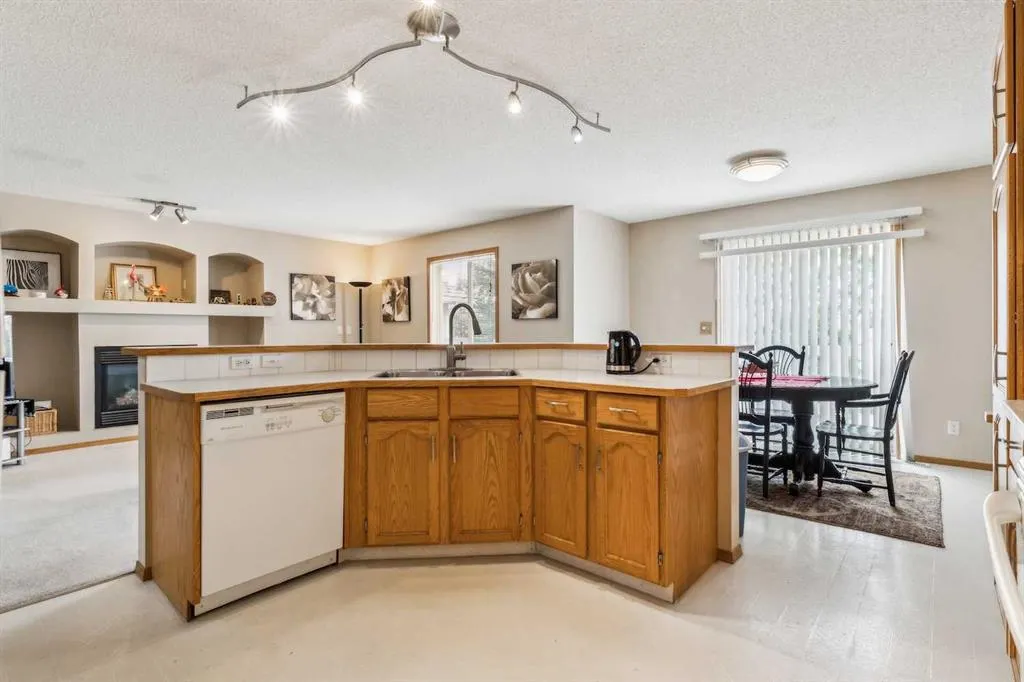 1210 Harvest Hills Drive NE