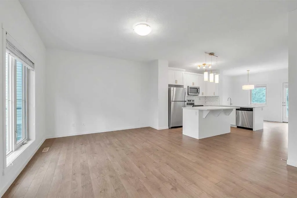 131 Legacy Point SE