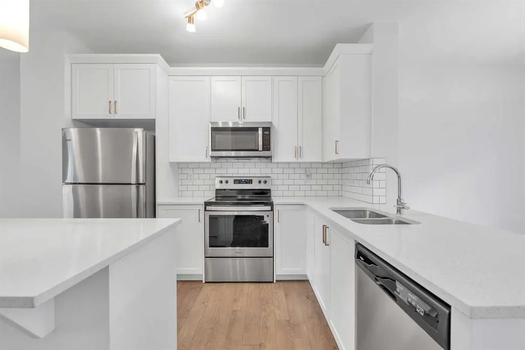 131 Legacy Point SE