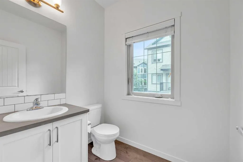 131 Legacy Point SE