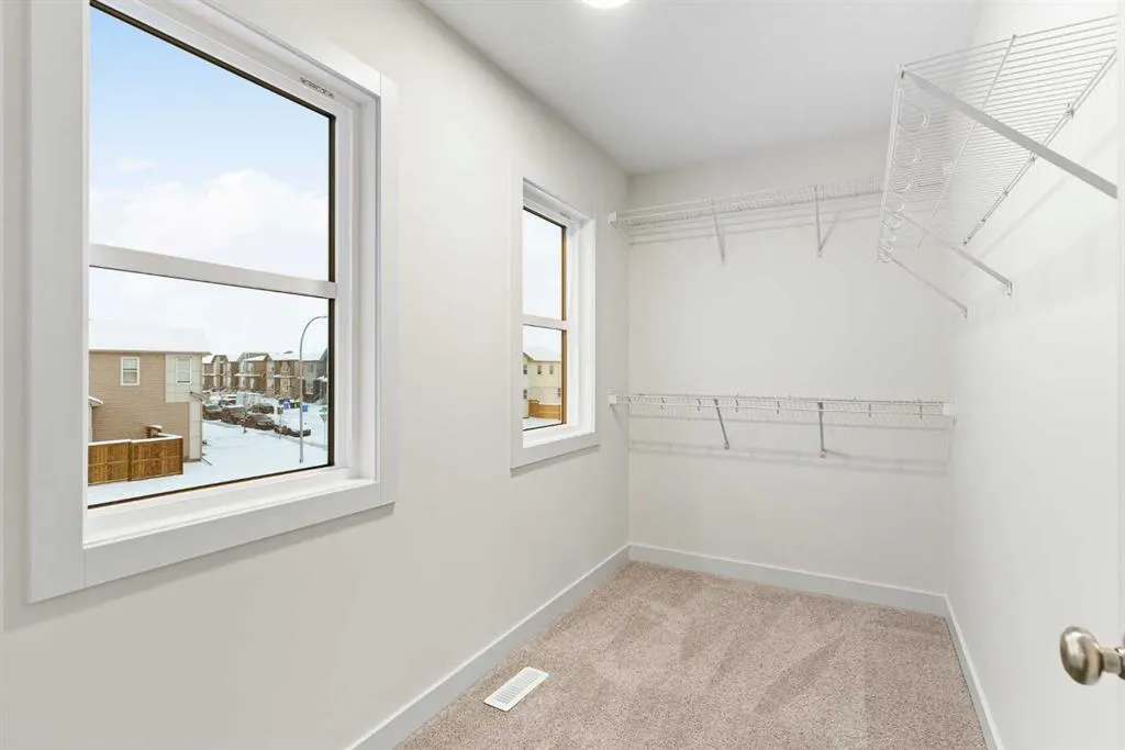 43 Belvedere Point SE
