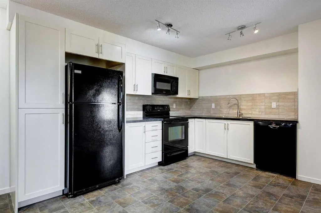 279 Copperpond Common SE, #5308