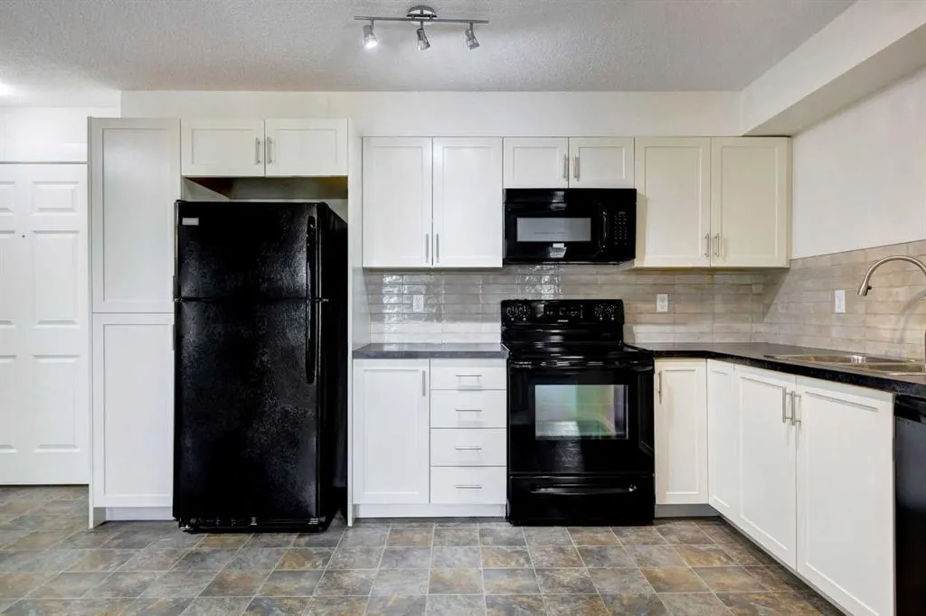 279 Copperpond Common SE, #5308