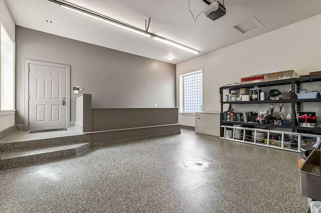 224035 318 Avenue W