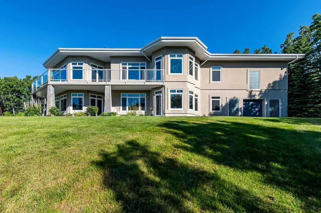 224035 318 Avenue W