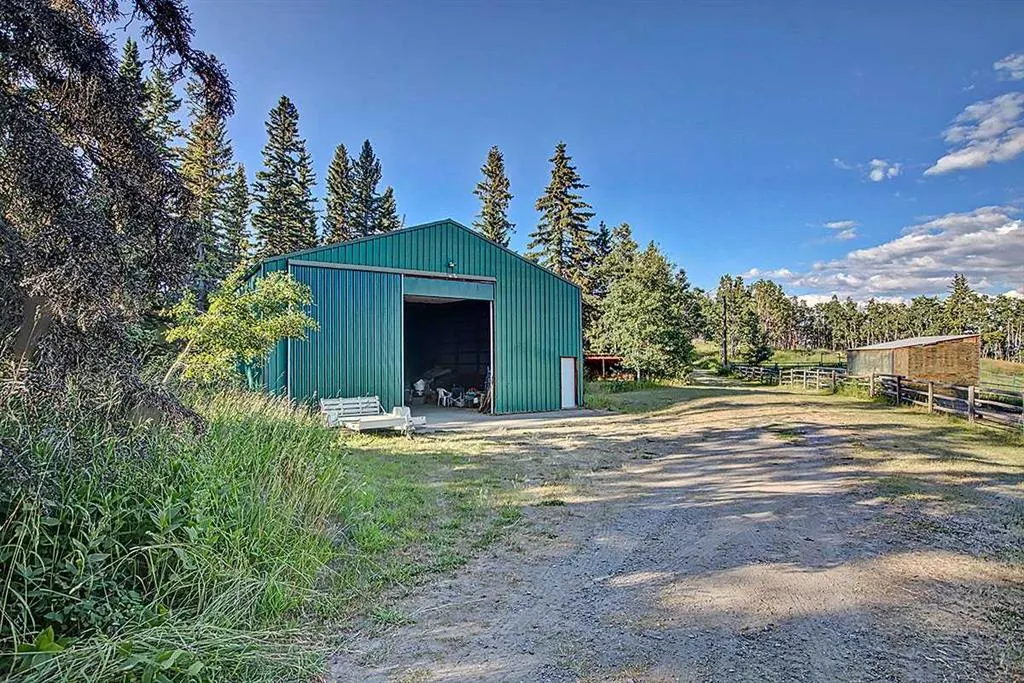 242075 1280 Drive W