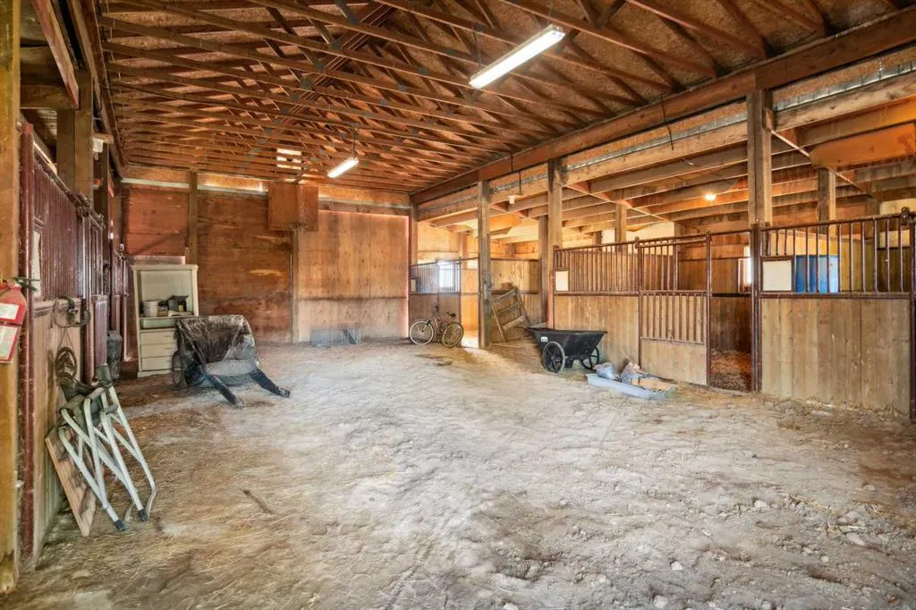 272187 Township Road 240