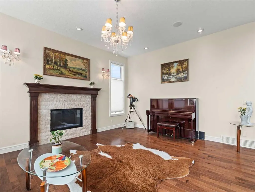 80 Cranarch Heights SE