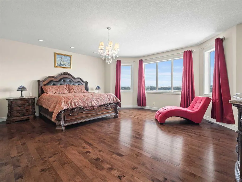 80 Cranarch Heights SE