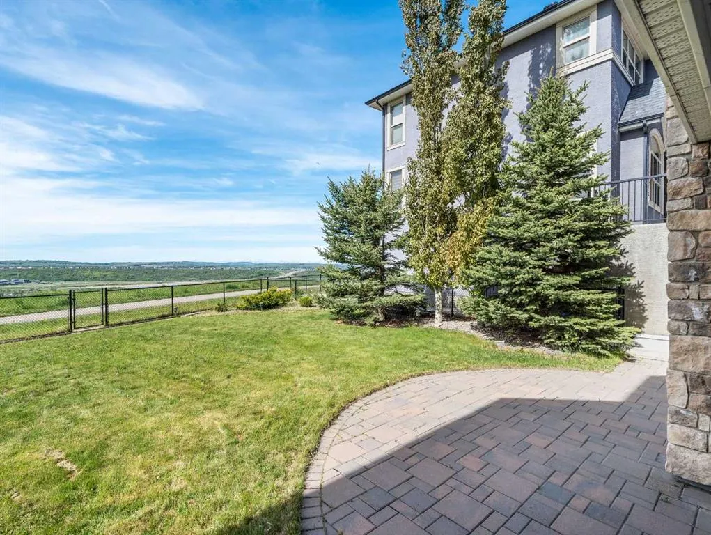 80 Cranarch Heights SE