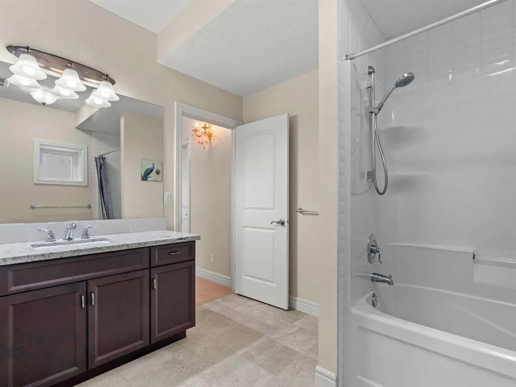 80 Cranarch Heights SE