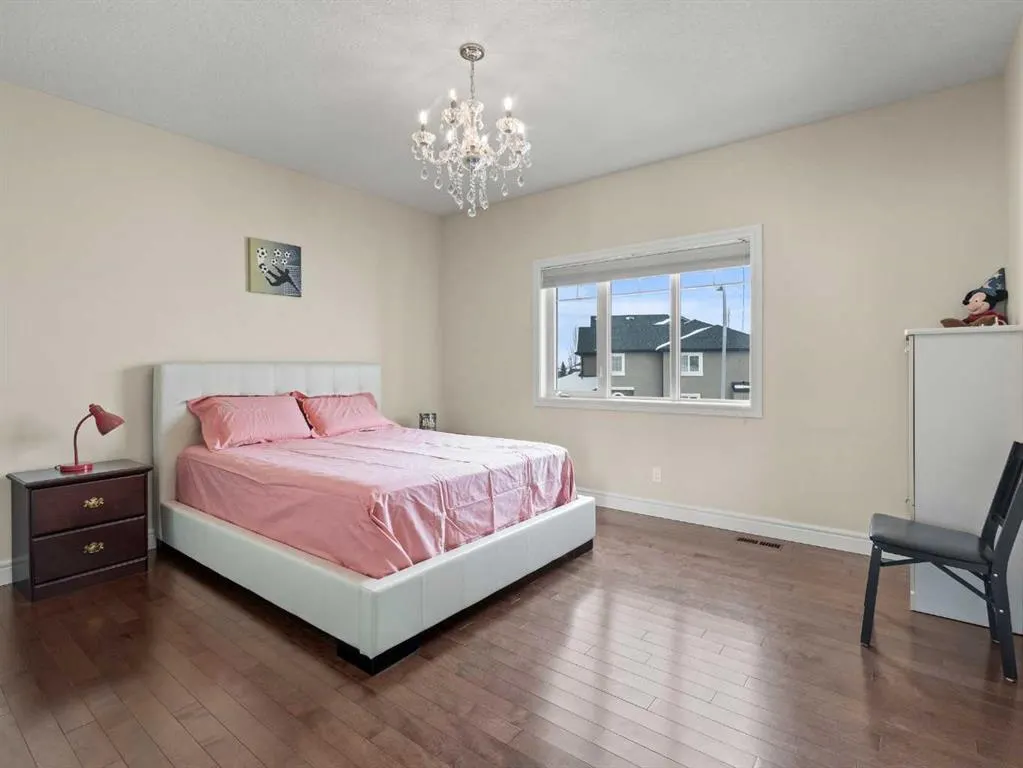 80 Cranarch Heights SE