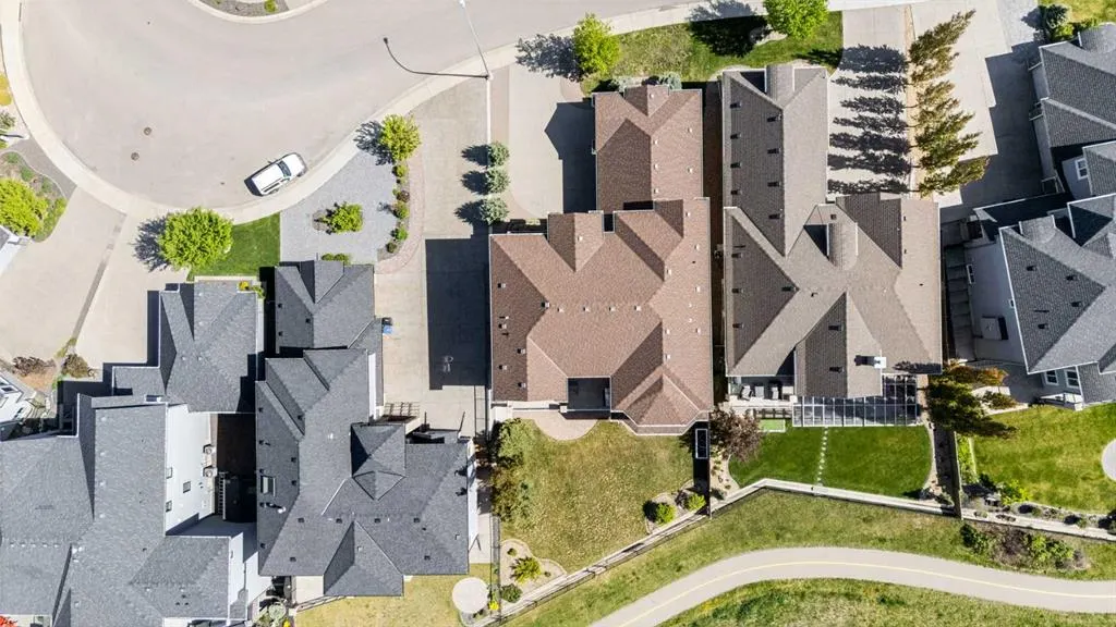 80 Cranarch Heights SE