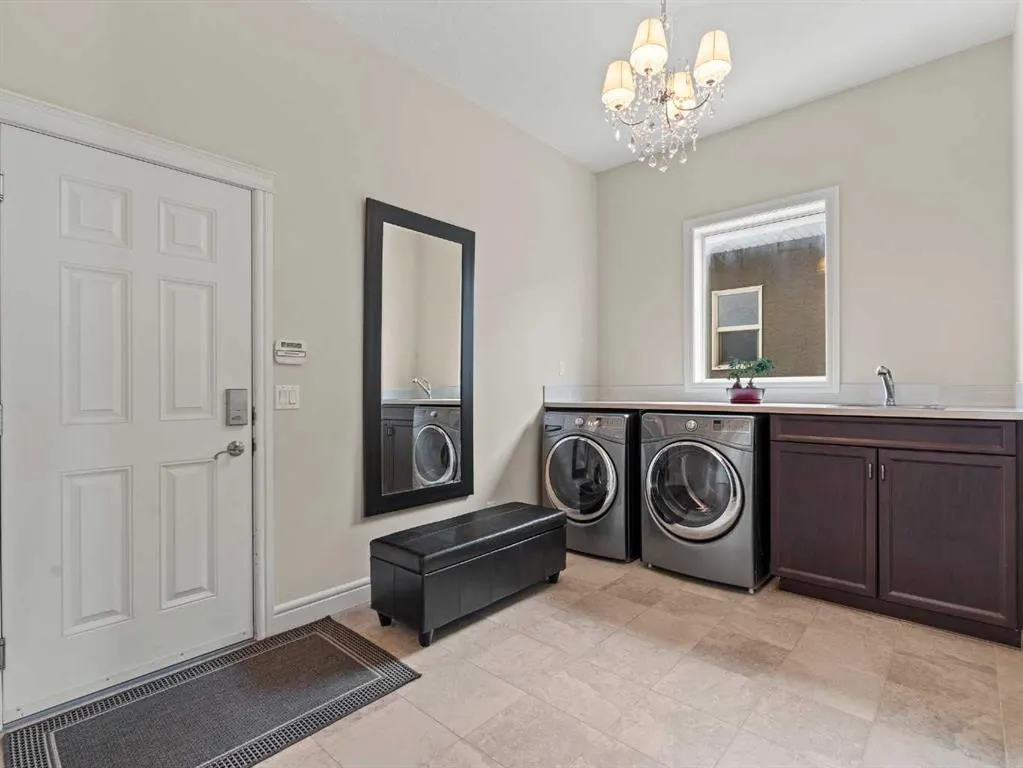 80 Cranarch Heights SE