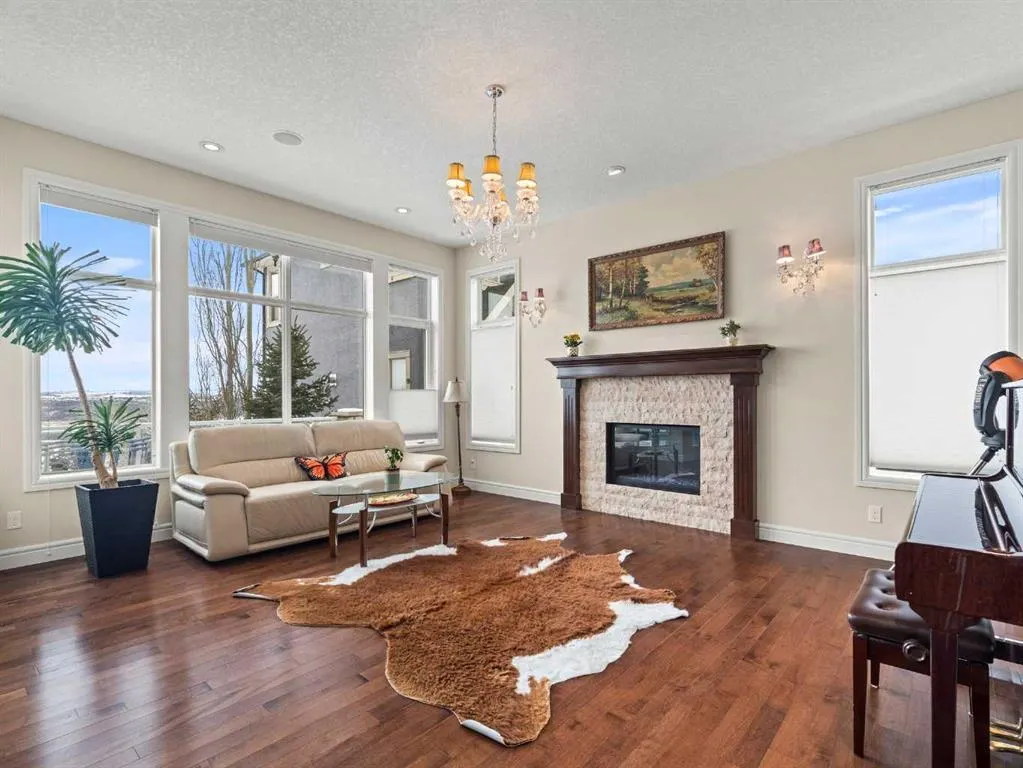 80 Cranarch Heights SE