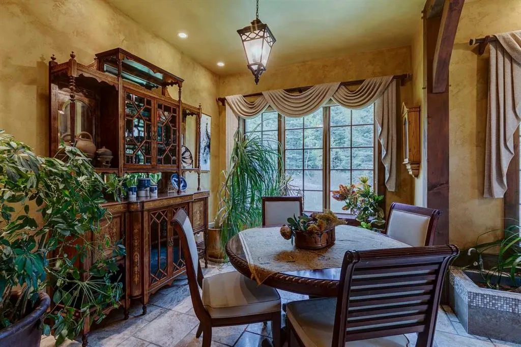 290226 316 Street W