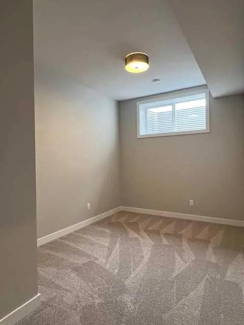 137 Gray Close
