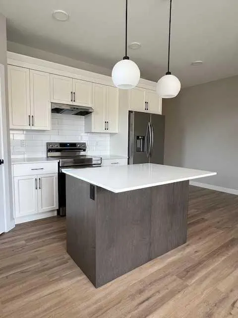 137 Gray Close