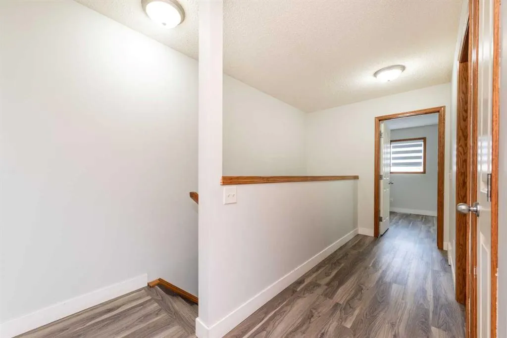 16 Saddletree Court NE