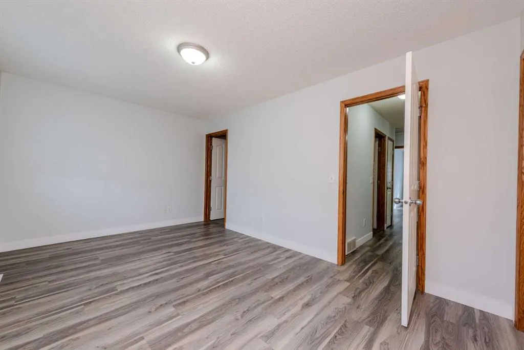 16 Saddletree Court NE