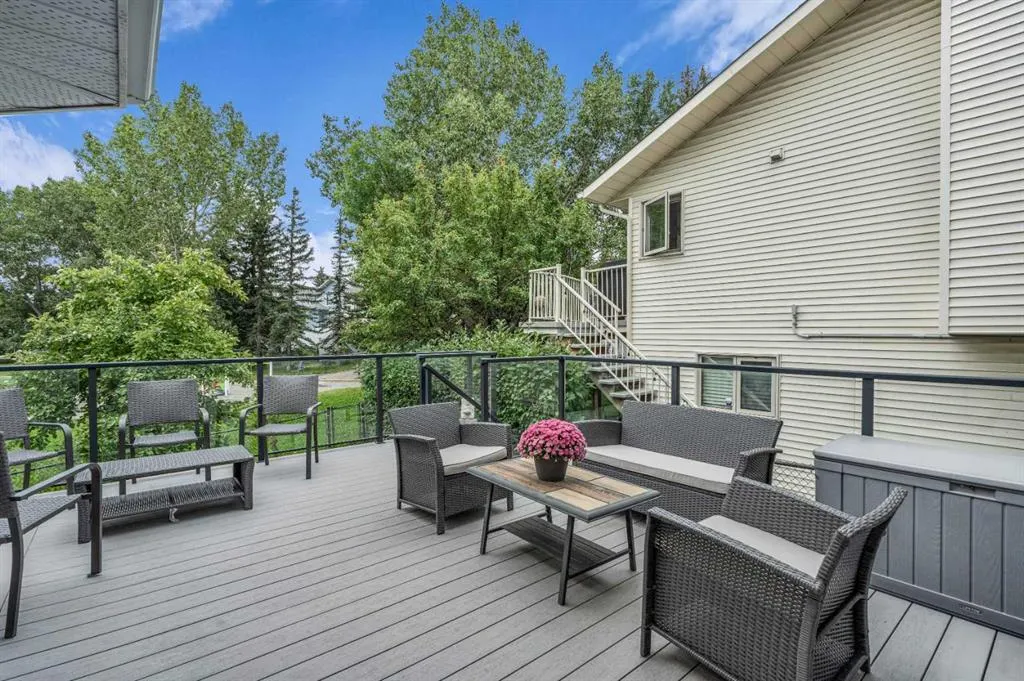 183 Macewan Ridge Close NW