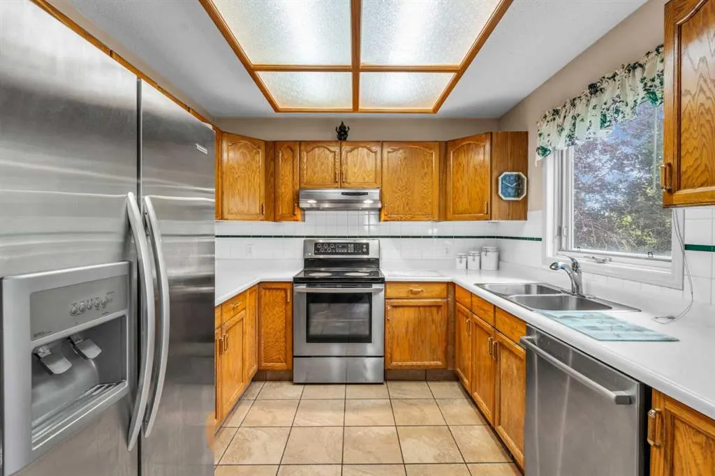 183 Macewan Ridge Close NW