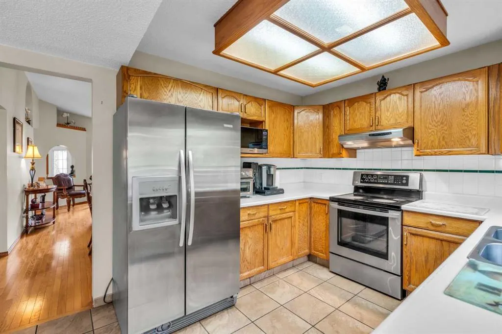 183 Macewan Ridge Close NW