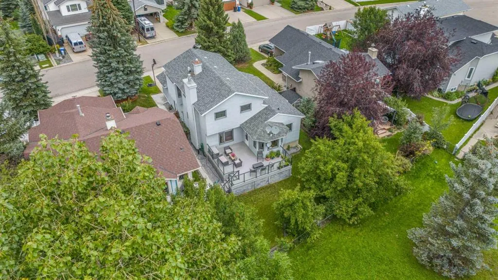 183 Macewan Ridge Close NW
