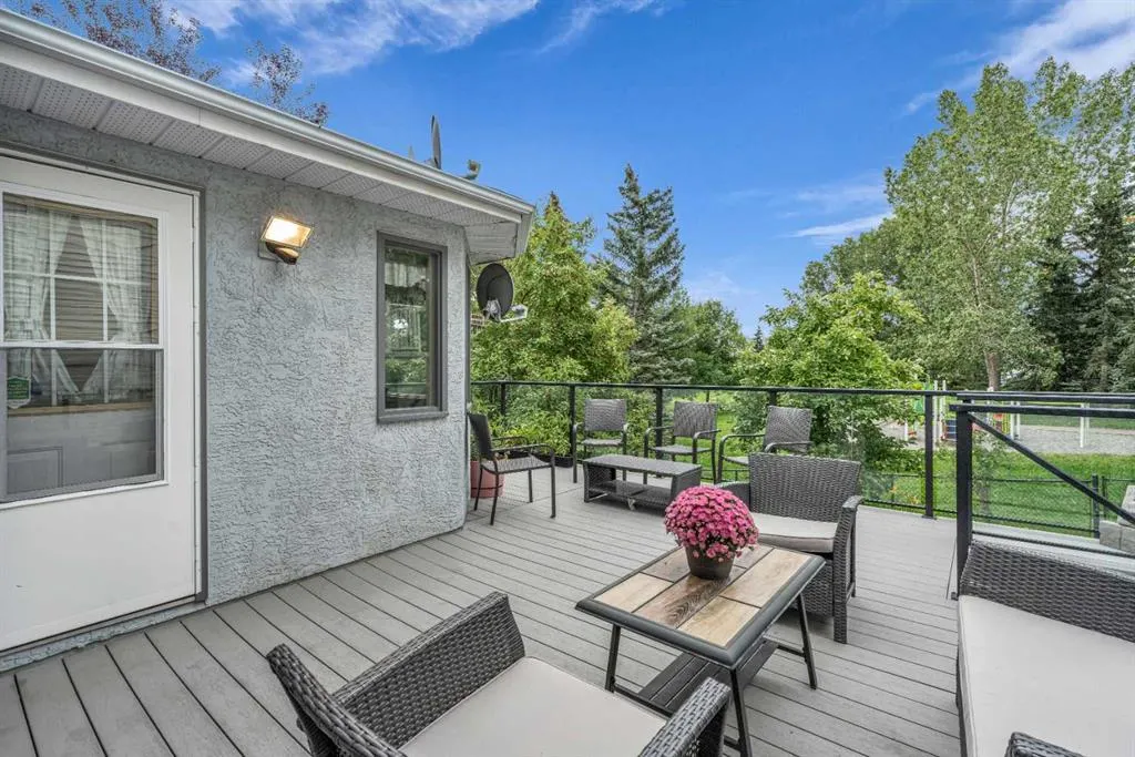 183 Macewan Ridge Close NW