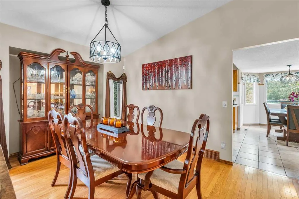 183 Macewan Ridge Close NW