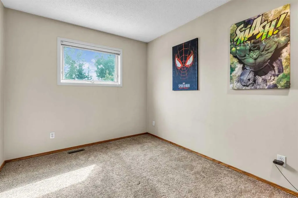 183 Macewan Ridge Close NW
