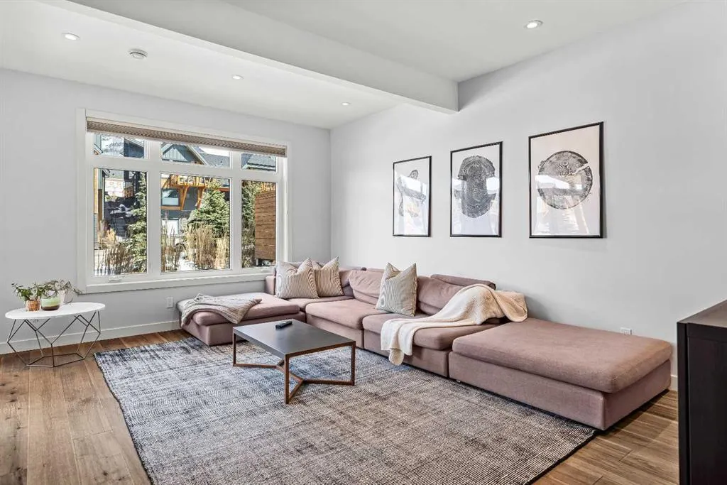 414 Stewart Creek Close