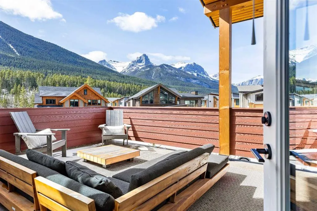 414 Stewart Creek Close