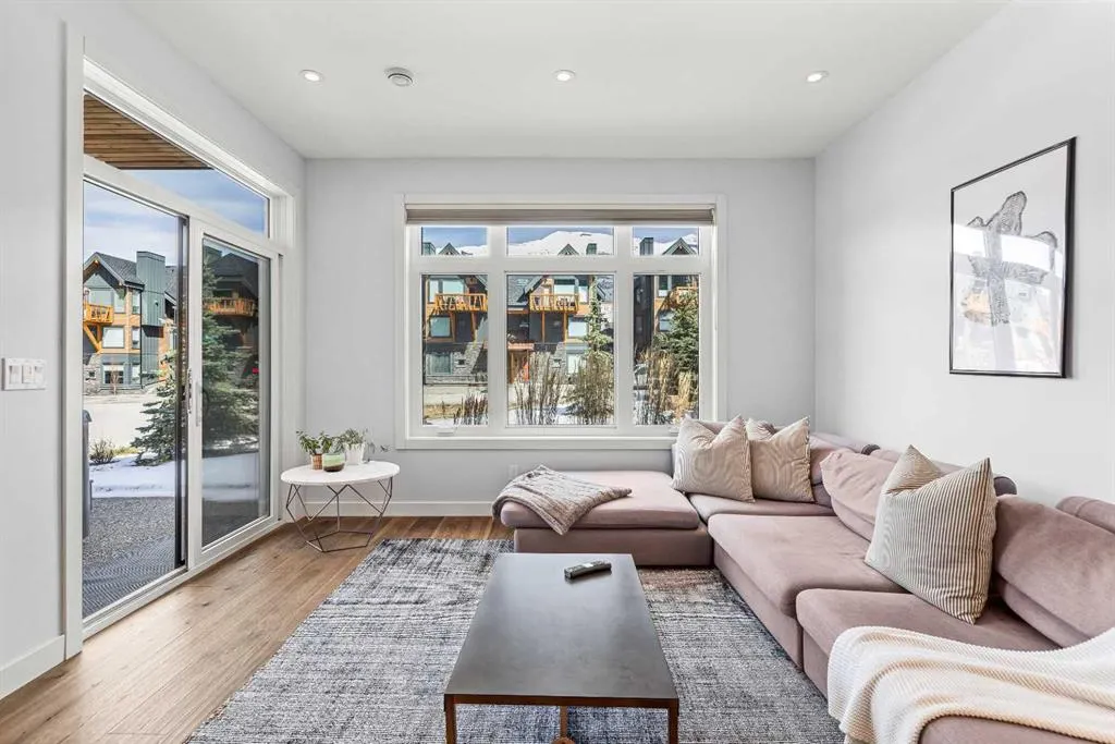 414 Stewart Creek Close