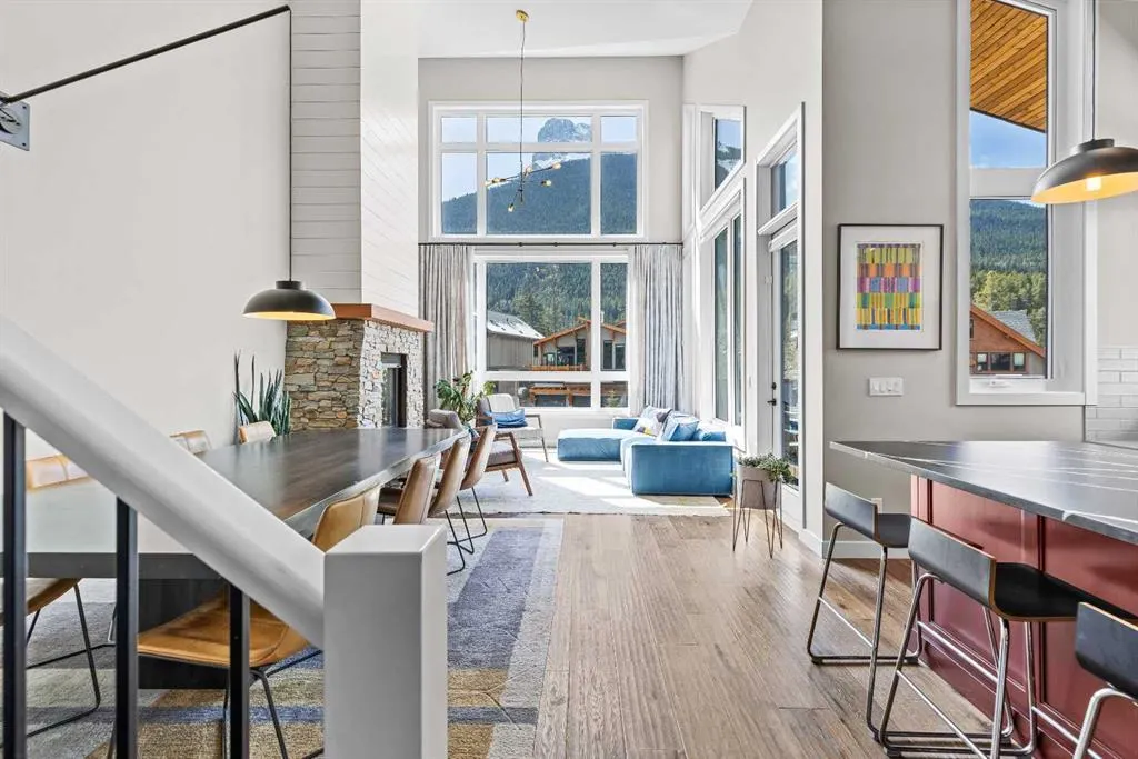 414 Stewart Creek Close