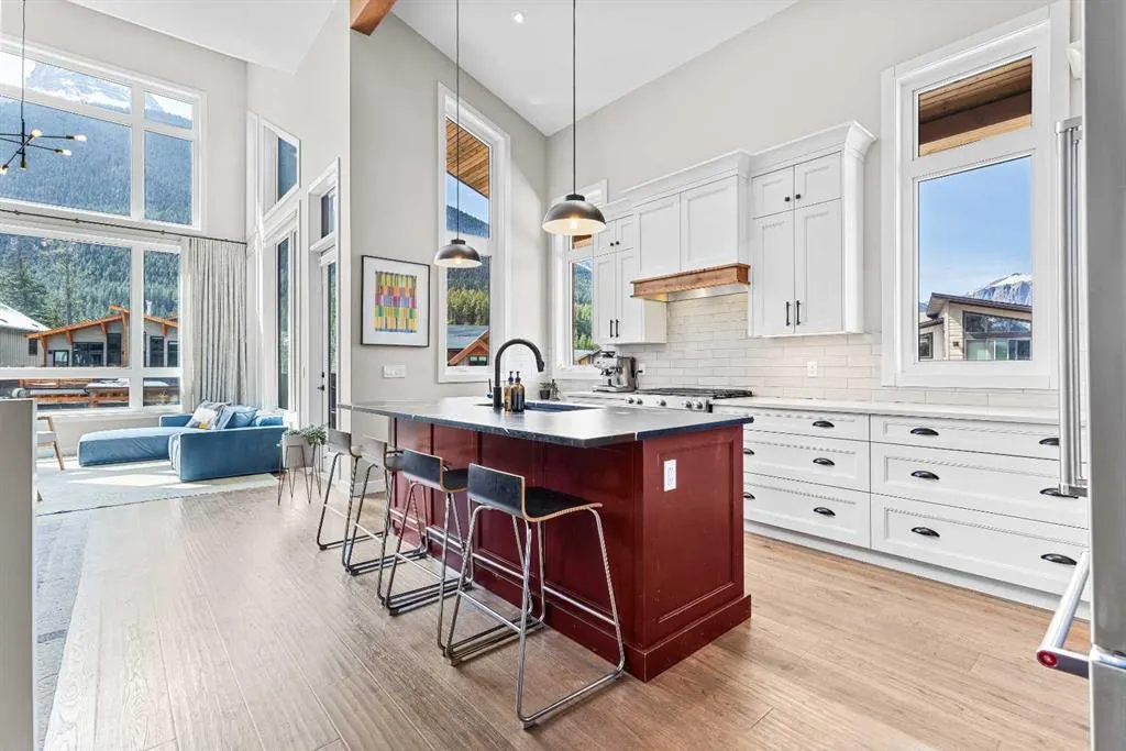 414 Stewart Creek Close