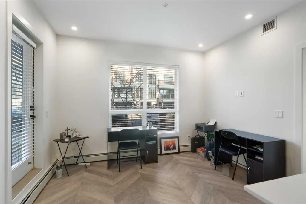 4275 Norford Avenue NW, #111