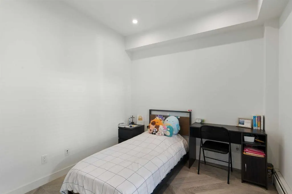 4275 Norford Avenue NW, #111